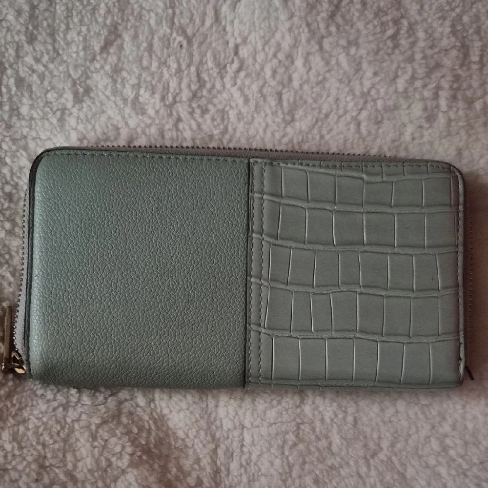 Victoria Secret Light Blue Wallet - Picture 2 of 4